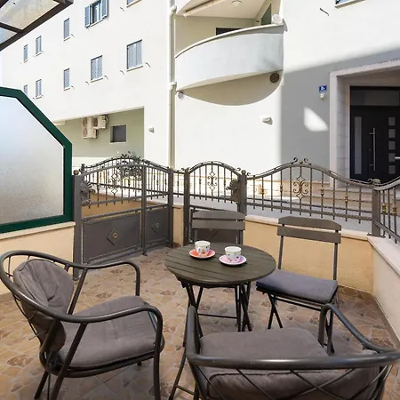 Sunny Central Apartments Makarska Exterior photo
