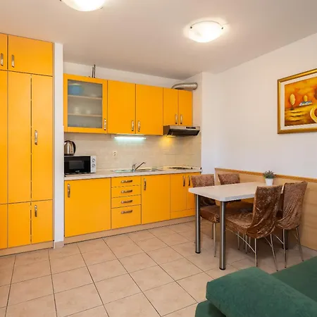 Sunny Central Apartments Makarska Exterior photo